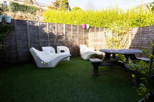 Beach Views Elegant & Modernised 5BD Period Home in Tramore