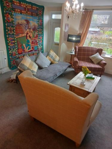 Cottage in Saddleworth with private garden and great views in 奧爾德海姆