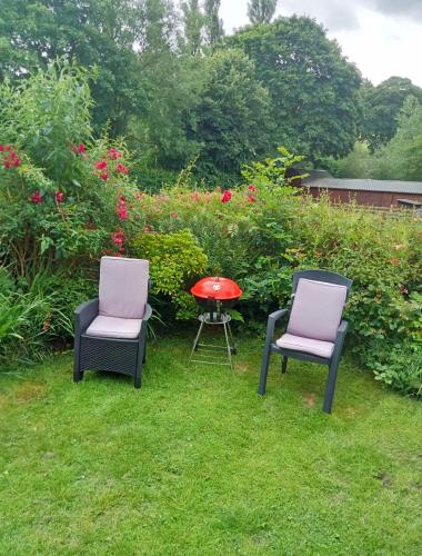 Cottage in Saddleworth with private garden and great views in 奧爾德海姆