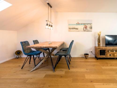 共用Lounge/電視區, 2 Ferienwohnungen in Aufhausen - die Sternengucker-Wohnung im 5-Seen-Land in 伯格