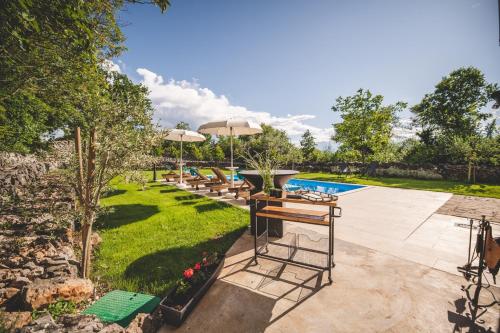 Villa image 2