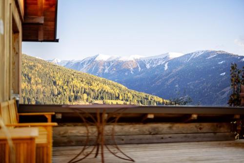 Balkons/terase, Privates Chalet mit Garten Hot Tub Kamin Bergblick in Kremsbruke