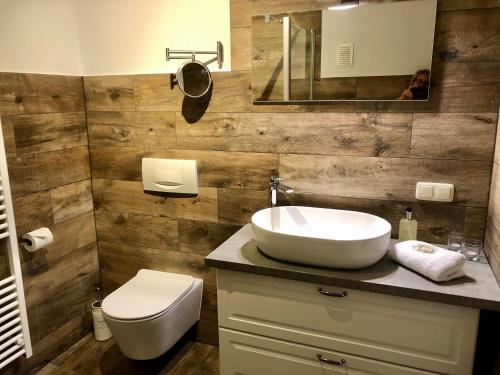 Bathroom, kleine meerZeit, sußes Knusperhauschen mit Kaminofen in Landkirchen