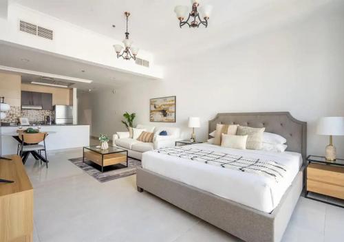 Cozy Studio Apartment with downtown views - image 11