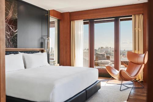652494430 Thompson Madrid, by Hyatt