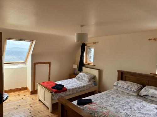 Ryan's Seaside Escape - Entire House On the Ocean in Caherdaniel