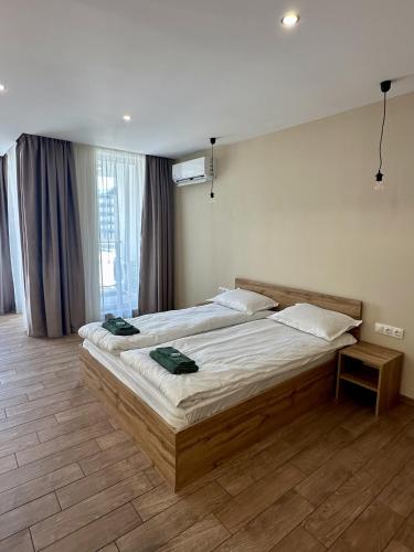 1 queen bed