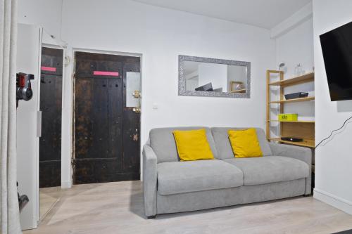 Studio Appartement Quartier Notre-Dame Free Netflix - image 5