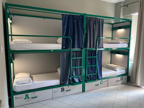 1 twin bed