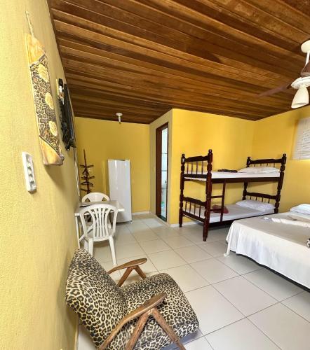 1 double bed, 1 twin bed, 2 bunk beds