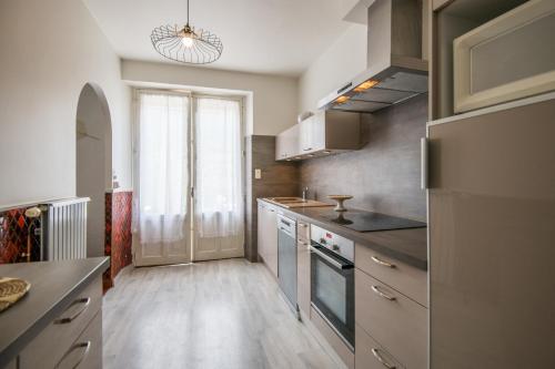 Kitchen, La maison d autrefois in Paulhe
