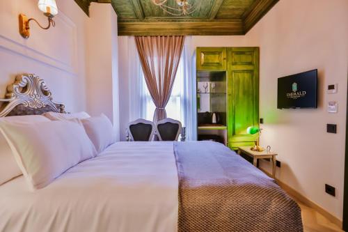 Double Room image 4