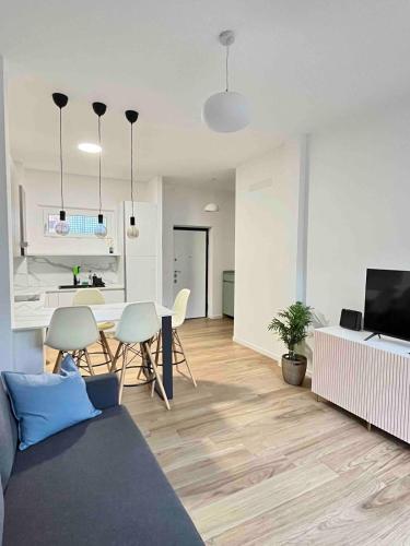 Milano Fair Apartment, Pero