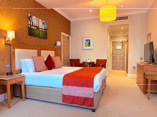 The Grand Hotel - image 4