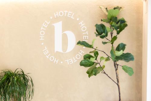 Hotel Burlada - image 11