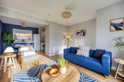 Charming Terrace House for Relaxing Retreat in Dumbarton