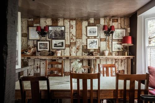 The Woolpack Inn - image 11