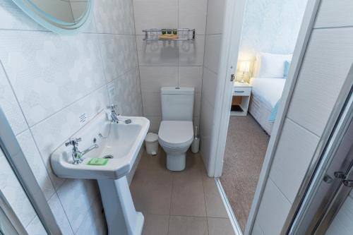 Highcliffe Hotel - image 3