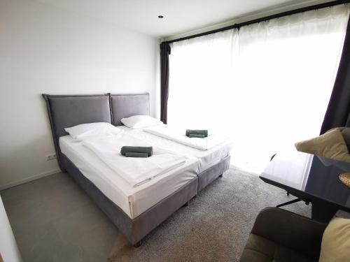 HH 02 by ROCKCHAIR - SUPERHOST Status - Modernes Apartment mit sonnigem Balkon & premium Boxspringbetten in Winterhude - Hamburg Top Geheimtipp, Amburgo (foto 9)