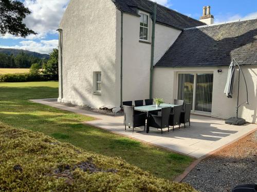 3 Bed House near Loch Ness in Дорес