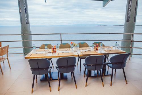 ห้องอาหาร, SAVEE BEACH RESORTS in เซียวองกา