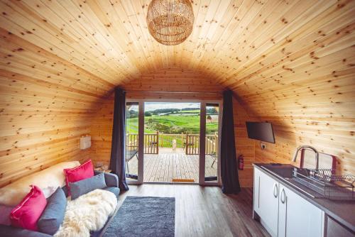 Secluded Countryside Cabins with bookable Sauna, Dark Skies & Stream Fell Farm Hideaway in Great Whittington