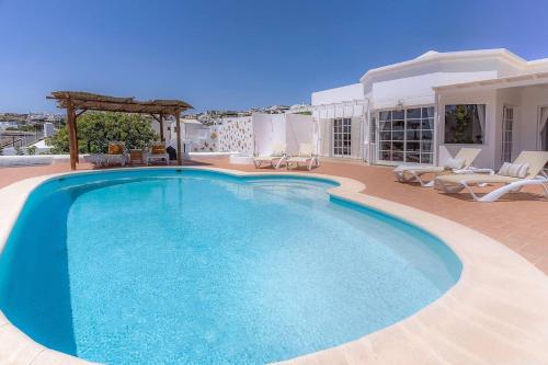 Amazing 3 Bedroom Ocean View with Pool 1