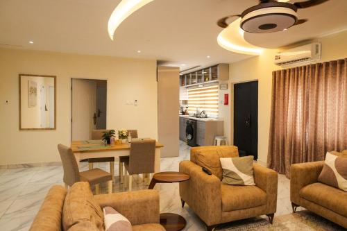 Létesítmények, Everyone deserves to rest from their labor in Aburi