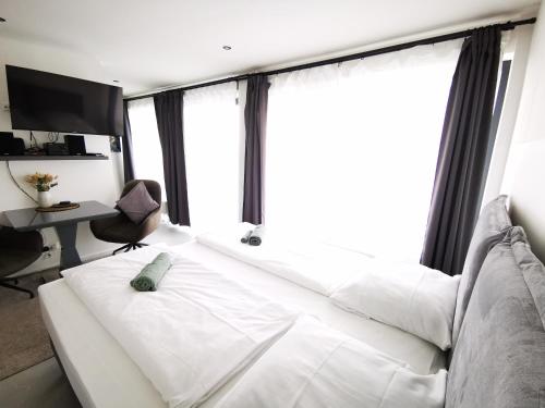 HH 06 by ROCKCHAIR - SUPERHOST Status - Modernes Apartment mit sonnigem Balkon & premium Boxspringbetten in Winterhude - Hamburg Top Geheimtipp, Hamburk (fotografie 10)