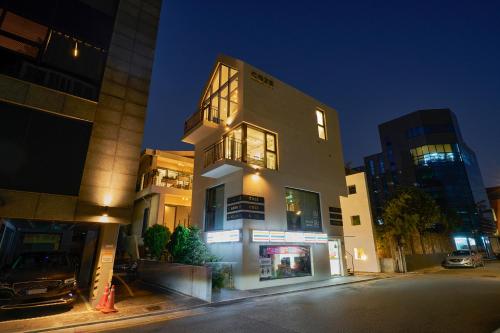 Fb Tailored Service Home Near Hongik Univ Station, Séoul (photo 10)