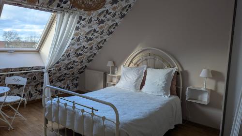 Chambre Rose Blanche chambre d'hôte Le Lude
