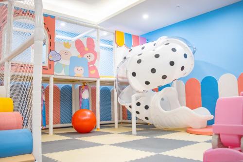 652578968 Crowne Plaza Guangzhou Huadu by IHG - Free Shuttle bus between hotel to Exhibition Center During Canton Fair