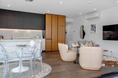 Luxe Waterfront Home with Bay Views and Carpark, Auckland (fotografie 7)