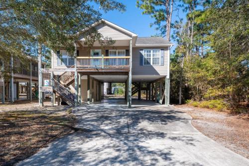 New Property-Short Drive to Beach and Dog Friendly- OKI