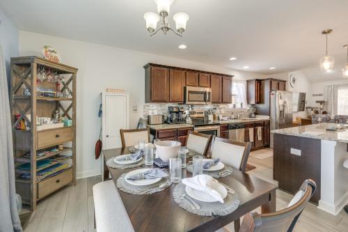 1 Mi to Colonial Beach Boardwalk Home with Fire Pit 1 Mi to Colonial Beach Boardwalk Home with Fire Pit