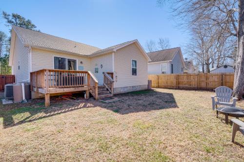1 Mi to Colonial Beach Boardwalk Home with Fire Pit 1 Mi to Colonial Beach Boardwalk Home with Fire Pit
