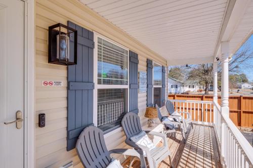 1 Mi to Colonial Beach Boardwalk Home with Fire Pit 1 Mi to Colonial Beach Boardwalk Home with Fire Pit