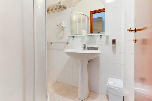 Hotel La Perla Rimini Room Type - Triple Room