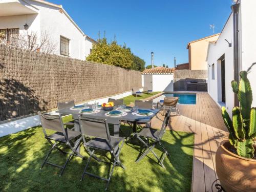 Holiday Home La Manzaneta by Interhome in แซนท์แอนโทนีเดคาลอนเก