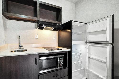 Efficiency Lodge Douglasville in Del Ridge, USA