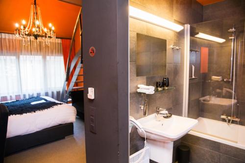 Hotel Moon - image 3