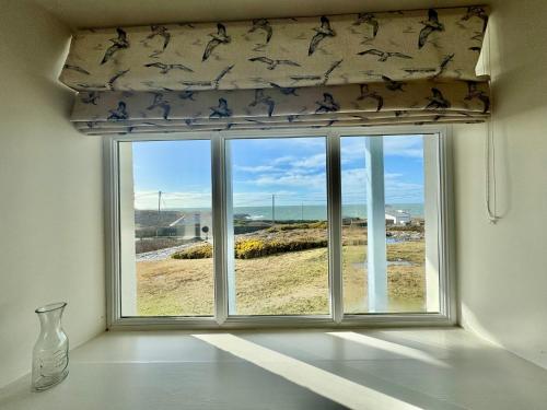 THE CREST- 4 BED SEA VIEW PROPERTY -TREARDDUR BAY in Trearddur