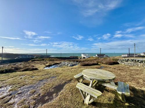 THE CREST- 4 BED SEA VIEW PROPERTY -TREARDDUR BAY in Trearddur
