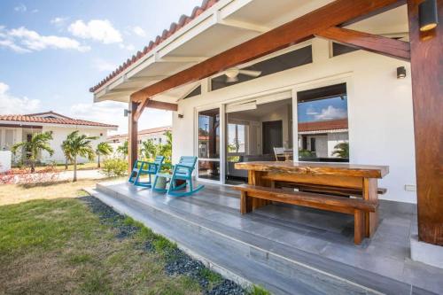 Villa Atlantis - Blue Venao 3BR in Las Escobas del Venado