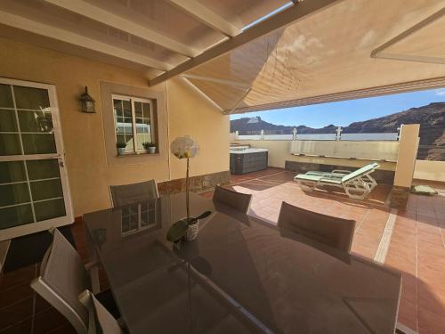 Luxury Renovated Duplex with Pools Private Jacuzzi - image 2