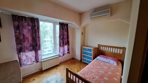 Bright spacious 2 bedroom apt in heart of Almaty!
