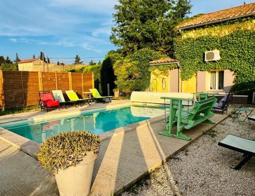 Villa Provençale avec Jardin et Piscine Privée à Beaumes-de-Venise Villa Provençale avec Jardin et Piscine Privée à Beaumes-de-Venise