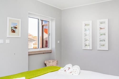Bright Visconde Apartment - image 6