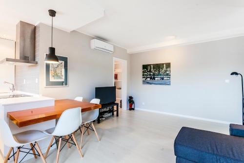 Bright Visconde Apartment - image 5