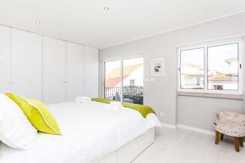 Bright Visconde Apartment - image 5